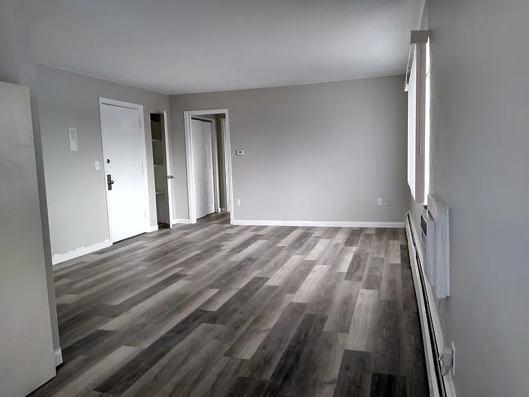 1990 N Beeler St #8 — Photo 21
