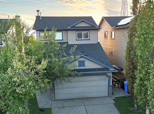 13 E Tuscany Ridge Mews NW, Calgary, AB T3L 3B7