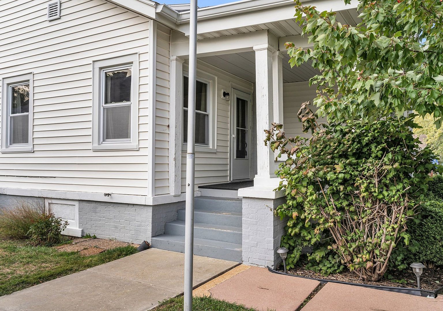 417 4th St, Illiopolis, IL 62539 Zillow