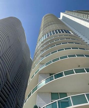 4th image of 1800 N Bayshore Dr APT 2802