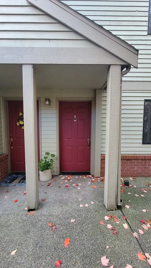 Downtown Kirkland 2 Bed, 2.5 Bath Townhome For Rent W Water Views! — Photo 3