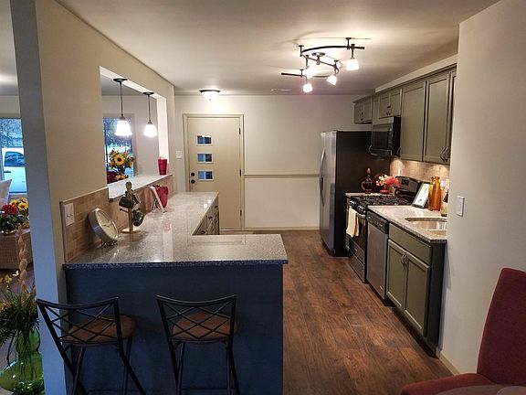 4th image of 2440 W 57th Pl