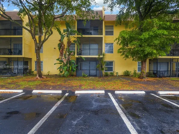 470 NW 20th St APT 203, Boca Raton, FL 33431