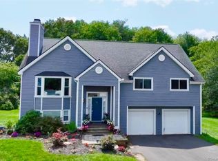 82 Meadowbrook Dr, Manchester, CT 06042