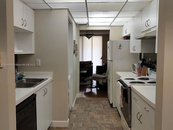5th image of 7451 NW 16th St #303