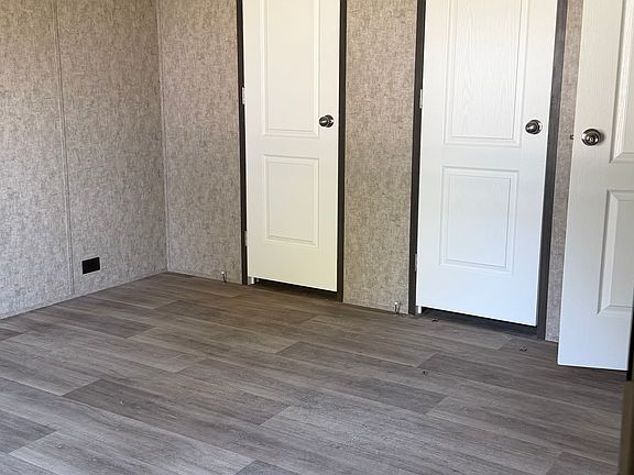 4th image of 707 W 9th St #1