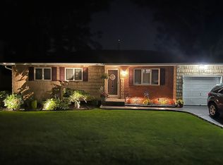 372 Deer Rd, Ronkonkoma, NY 11779