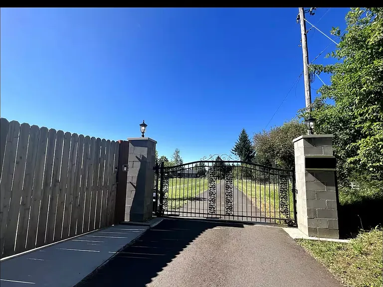 28131 Spencer Creek Rd — Photo 2