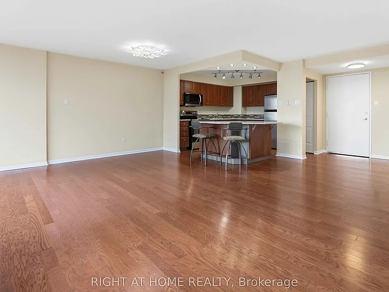 2759 Carousel Cres #911 — Photo 26