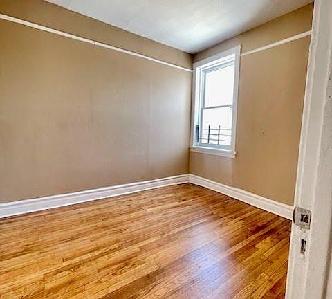 4th image of 351 S Cicero Ave Unit 2