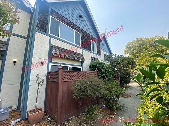 2nd image of 315 Spruce St Unit 5