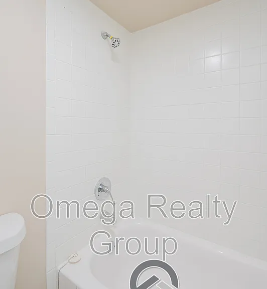 Camelot Apartments — Photo 86