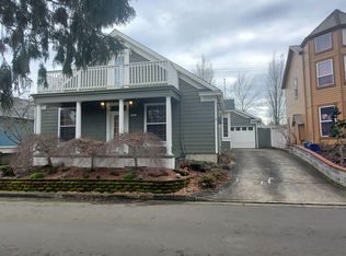 872 NE Pacific Dr, Fairview, OR 97024