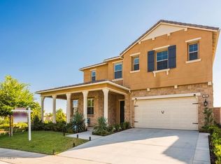 702 E Lemon Swirl Dr, Azusa, CA 91702