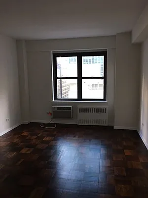 Rented by Solil Management | media 7