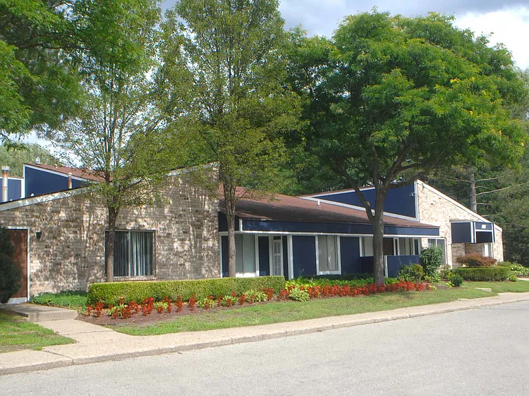 Leasing Office