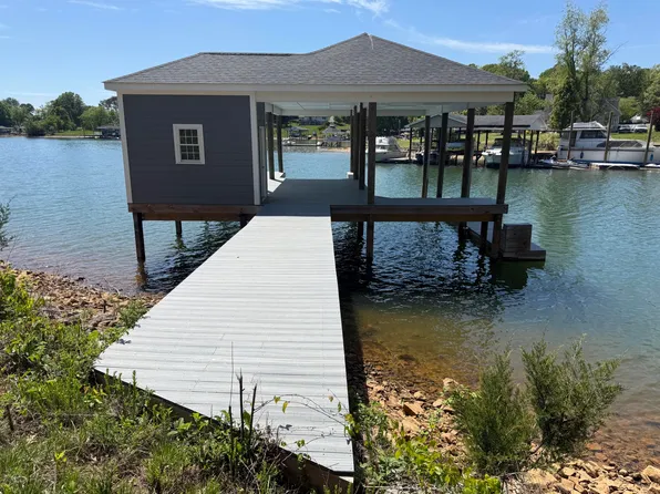 2 Harbor Island Ln, Moneta, VA 24121