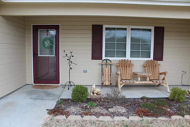 900 Highland Ridge Dr — Photo 2
