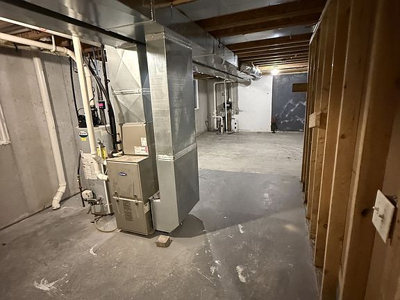 2nd image of 722 Crooks St