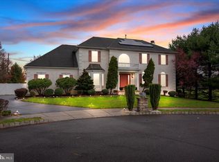 9 Savoy Ct, Burlington, NJ 08016