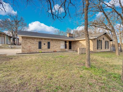 2004 Valley Dr, Crowley, TX, 76036