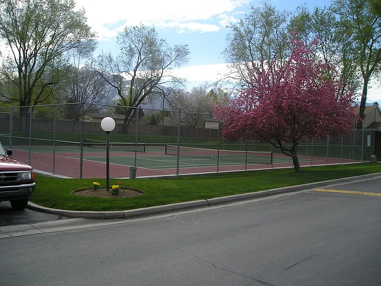 1639 E Saint Charles Pl — Photo 20