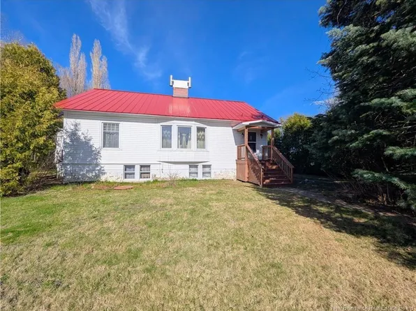 775 Murray Ave, Bathurst, NB E2A 1V3