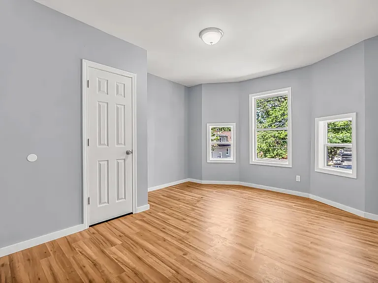 589 Winchester Ave #2 — Photo 10