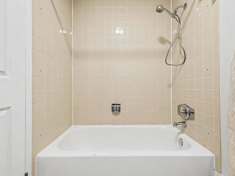 1050 S Monaco Pkwy #49 — Photo 19