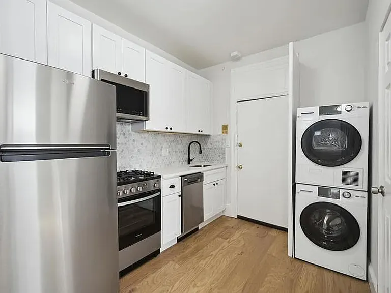 718-20 S 3rd St #2R — Photo 4
