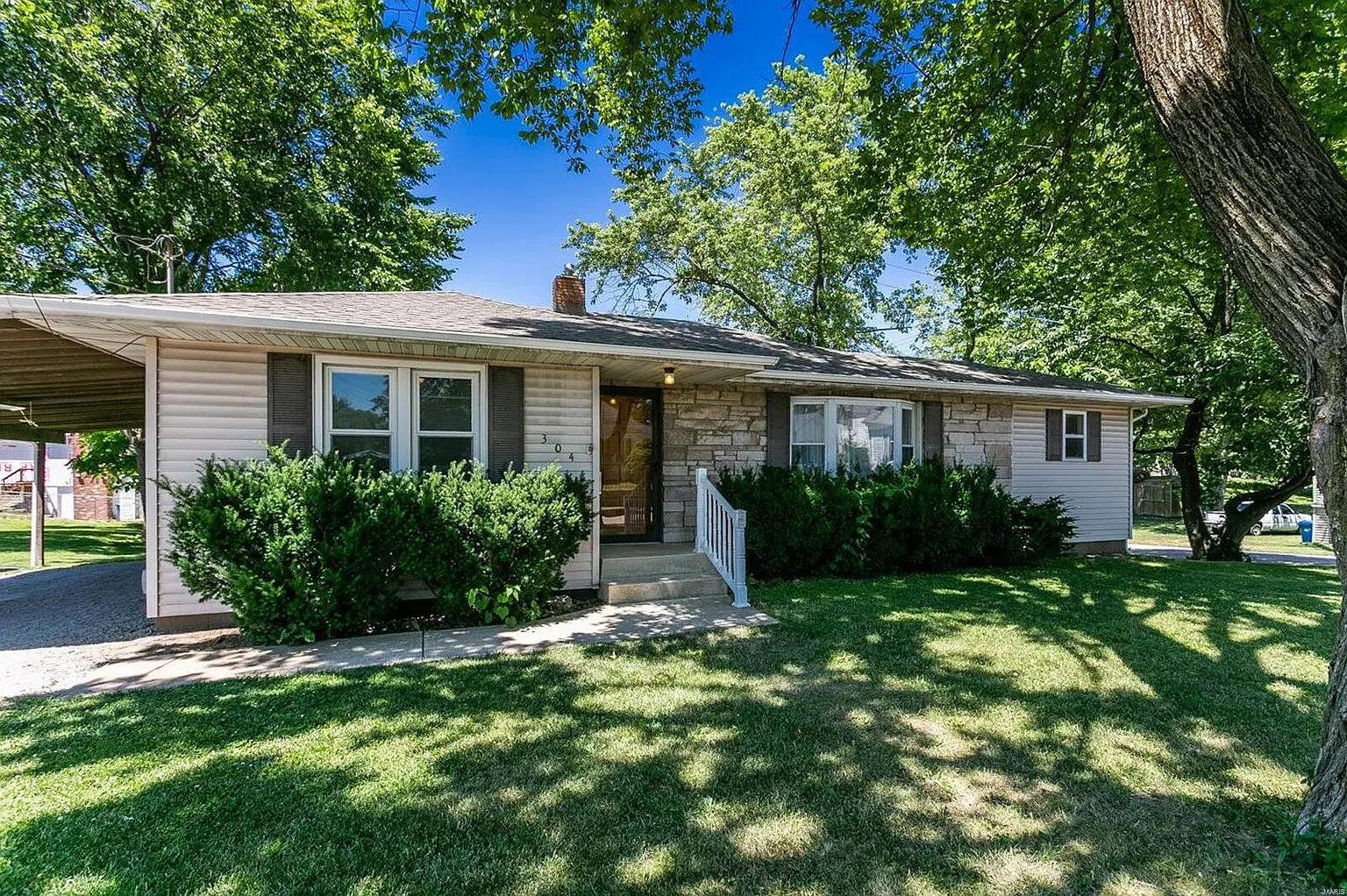 304 W Corbin St photo 1