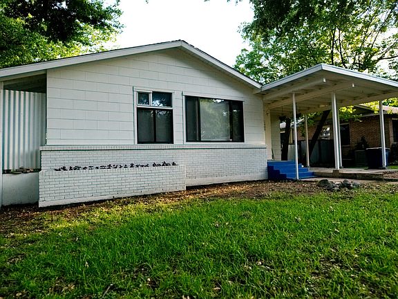 3rd image of 1409 Broadmoor Dr
