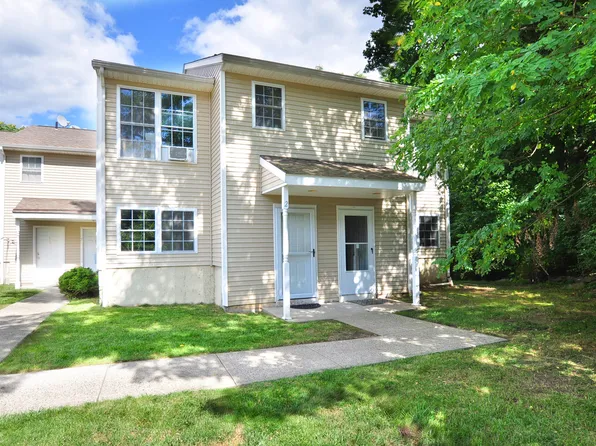 92 Hamden Avenue APT 2, Waterbury, CT 06704