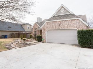 8826 S 92nd Ct, Tulsa, OK 74133