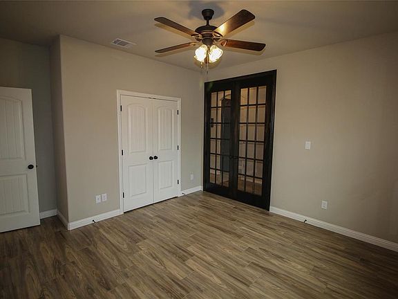 5th image of 3027 Meandering Way