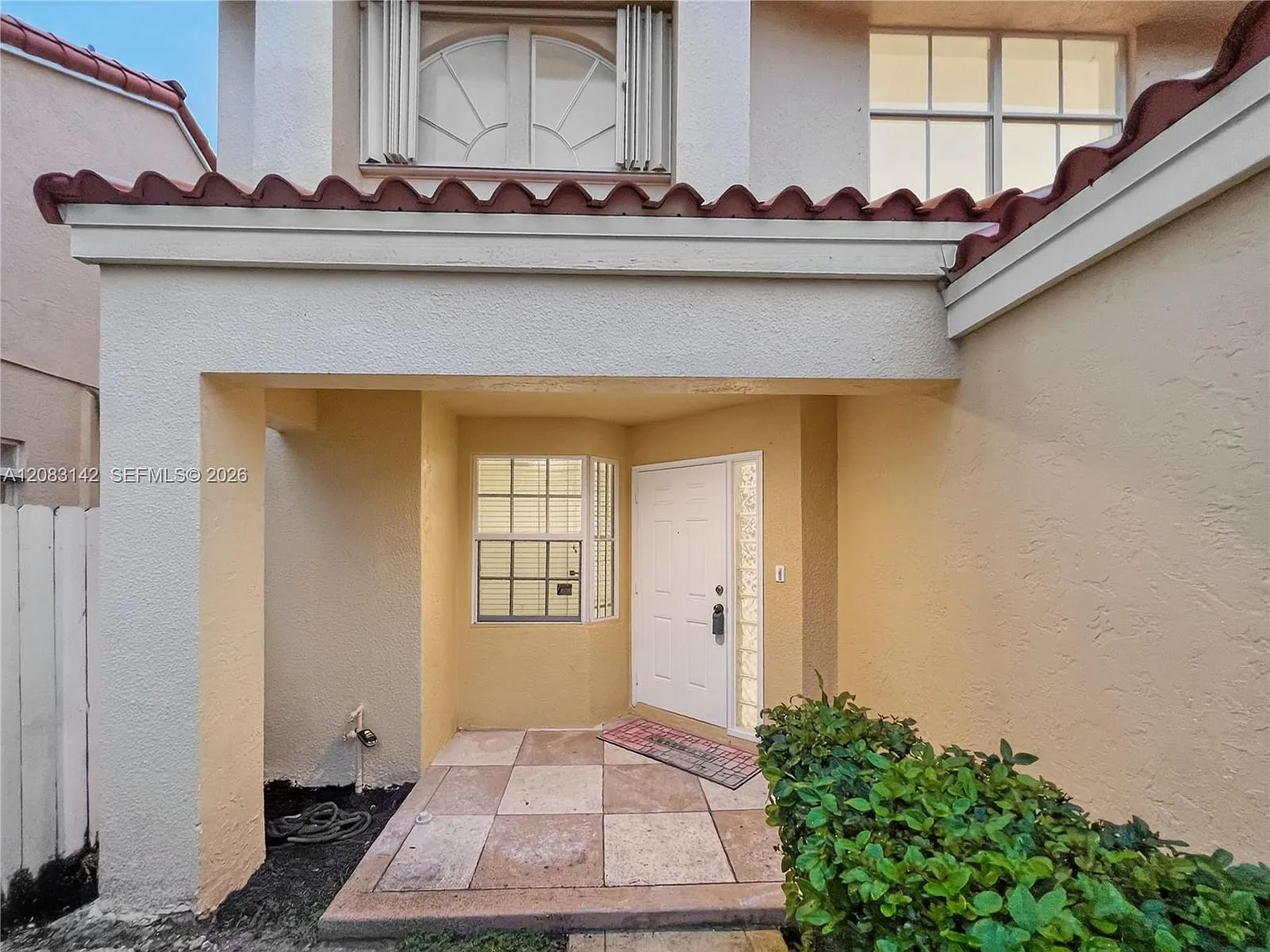 Emerald Pointe — Photo 2