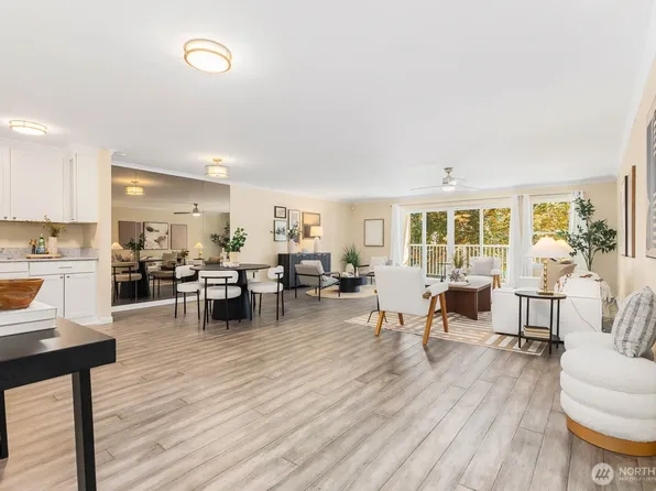 13279 15th Avenue NE #B-20, Seattle, WA 98125