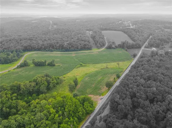 696 Old Blackhawk Rd S, Beaver Falls, PA 15010