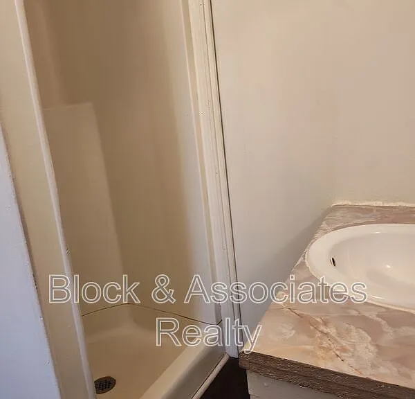 1352 Briles Dr #4D — Photo 7