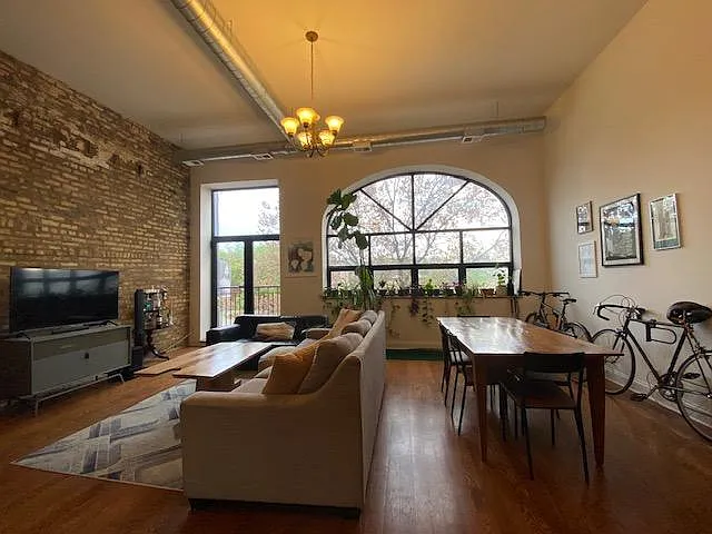 Building Photo - 2373 N Milwaukee Ave #1