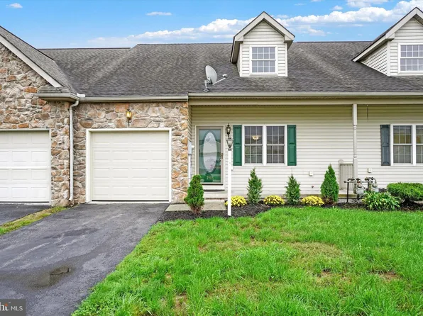 1903 Deerfield Dr, Dover, PA 17315