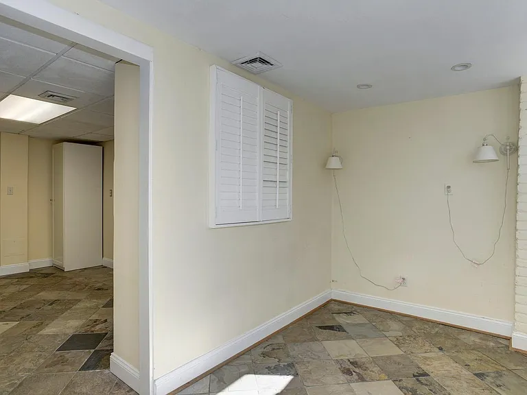3614 Whitehaven Pkwy NW — Photo 17