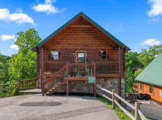 704 Blueberry Ridge Way, Pigeon Forge, TN 37863