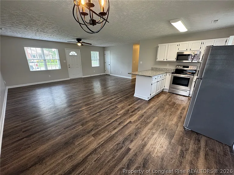 503 E 18th St — Photo 9