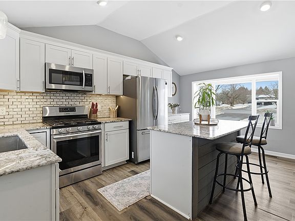 5th image of 1647 Salt Rd