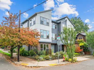 2306 SE Clinton St, Portland, OR, 97202