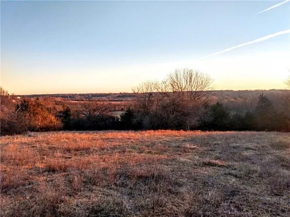 W 303rd & Crescent Hill Rd, Paola, KS 66071