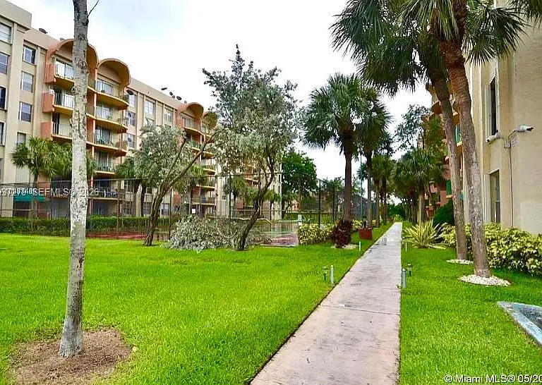 9360 Fontainebleau Blvd #309 — Photo 13