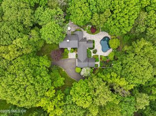 33 Carrington Dr, Greenwich, CT 06831