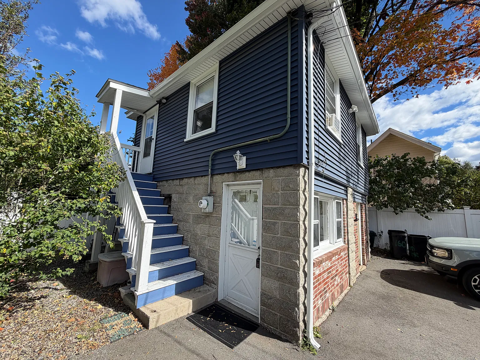 1 bed, 900 sqft, $2,200 — Photo 3